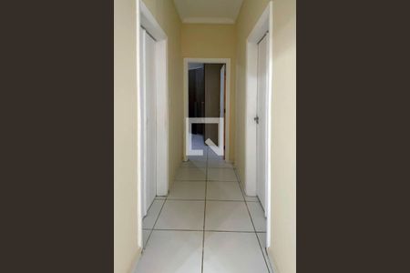 Corredor para os Quartos e o Banheiro Social de apartamento para alugar com 2 quartos, 80m² em Pompéia, Santos