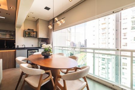 Sala de apartamento à venda com 2 quartos, 98m² em Alphaville Empresarial, Barueri