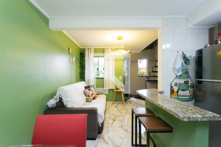 Sala de casa de condomínio para alugar com 2 quartos, 77m² em Núcleo Lageado, São Paulo