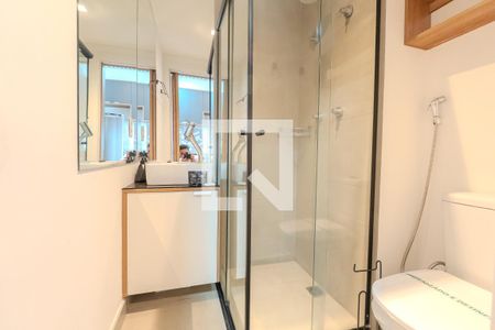 Banheiro de kitnet/studio para alugar com 1 quarto, 24m² em Bela Vista, São Paulo