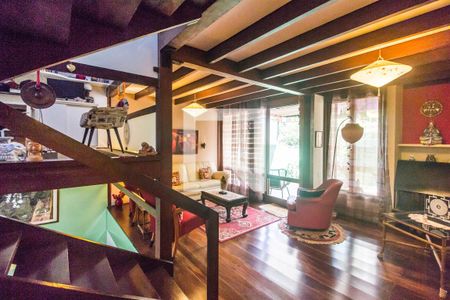 Sala  de casa de condomínio para alugar com 3 quartos, 240m² em Centro de Apoio I (alphaville), Santana de Parnaíba