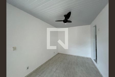 Sala de casa para alugar com 2 quartos, 78m² em Bento Ribeiro, Rio de Janeiro
