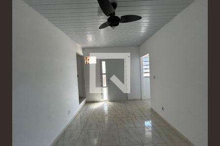 Sala de casa para alugar com 2 quartos, 78m² em Bento Ribeiro, Rio de Janeiro