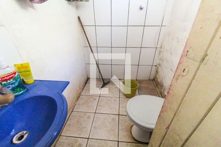 Banheiro de casa para alugar com 1 quarto, 25m² em Jardim Nélia, São Paulo