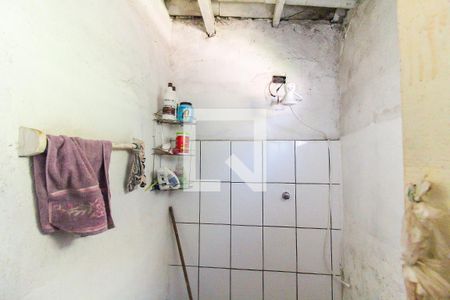Banheiro de casa para alugar com 1 quarto, 25m² em Jardim Nélia, São Paulo