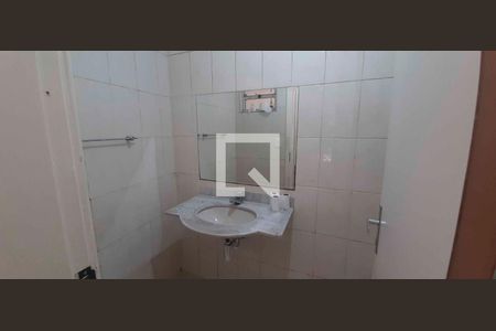 Lavabo de casa para alugar com 4 quartos, 198m² em Vila Yara, Osasco