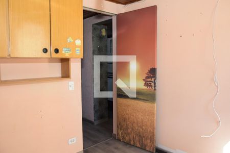 Quarto 1 de apartamento para alugar com 2 quartos, 47m² em Jardim Guaruja, Embu das Artes