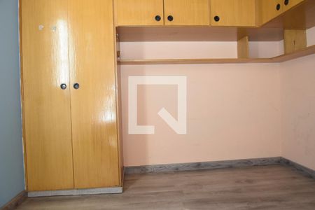 Quarto 1 de apartamento para alugar com 2 quartos, 47m² em Jardim Guaruja, Embu das Artes