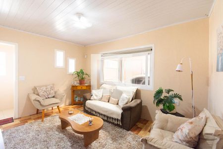 Casa à venda com 4 quartos, 140m² em Fátima, Canoas