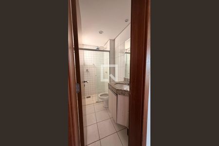 Banheiro da Suíte 1 de apartamento para alugar com 3 quartos, 109m² em Residencial Granville, Goiânia