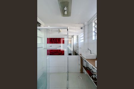 Banheiro da Suíte de apartamento para alugar com 3 quartos, 69m² em Parque São Jorge, São Paulo
