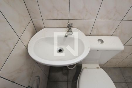 Banheiro de casa à venda com 1 quarto, 56m² em Jardim Paraguacu, São Paulo