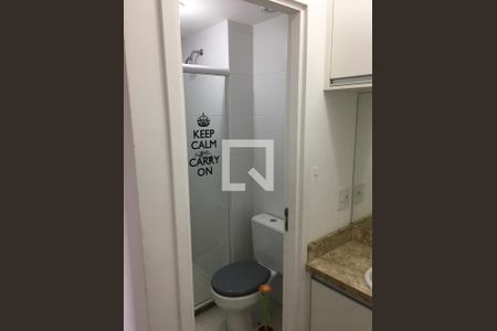 Banheiro de apartamento para alugar com 2 quartos, 55m² em Vila Galvão, Guarulhos