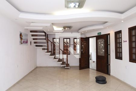 Casa à venda com 6 quartos, 355m² em Jardim Helena, São Paulo