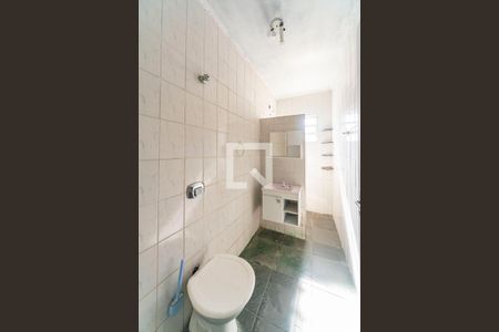 Banheiro  de casa à venda com 3 quartos, 161m² em Vila Apiai, Santo André