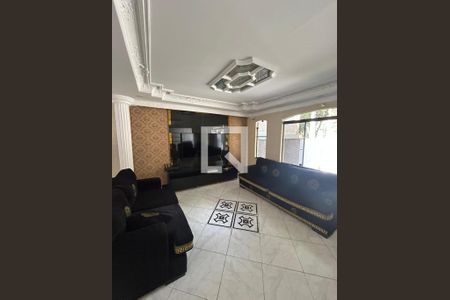 Sala de casa à venda com 4 quartos, 250m² em Chácara Seis de Outubro, São Paulo