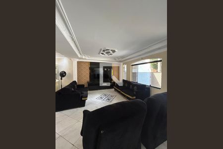 Casa para alugar com 4 quartos, 250m² em Chácara Seis de Outubro, São Paulo