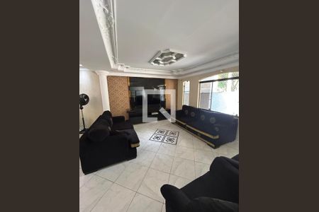 Sala de casa à venda com 4 quartos, 250m² em Chácara Seis de Outubro, São Paulo