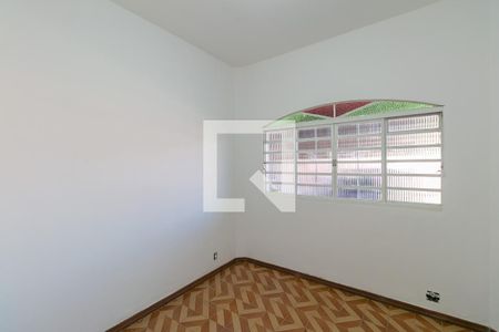 Casa à venda com 2 quartos, 124m² em Heliópolis, Belo Horizonte