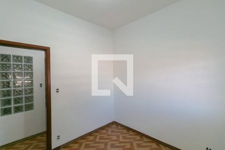 Casa à venda com 2 quartos, 124m² em Heliópolis, Belo Horizonte