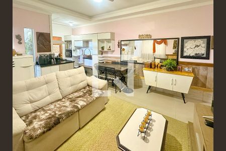 Sala de TV de casa para alugar com 2 quartos, 100m² em São João do Rio Vermelho, Florianópolis