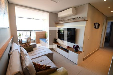 Sala de apartamento à venda com 2 quartos, 68m² em Taquaral, Campinas