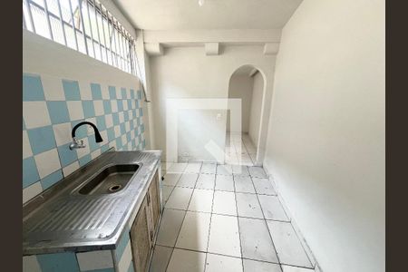 Cozinha de casa para alugar com 1 quarto, 25m² em Vila Santa Maria, São Paulo