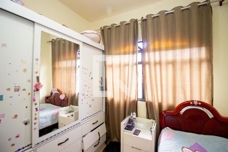 Quarto 2 de casa à venda com 6 quartos, 384m² em Industrial, Contagem