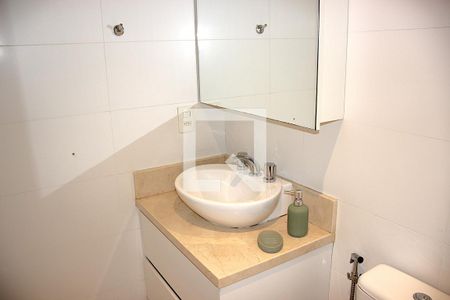 Banheiro de kitnet/studio para alugar com 1 quarto, 41m² em Bela Vista, São Paulo