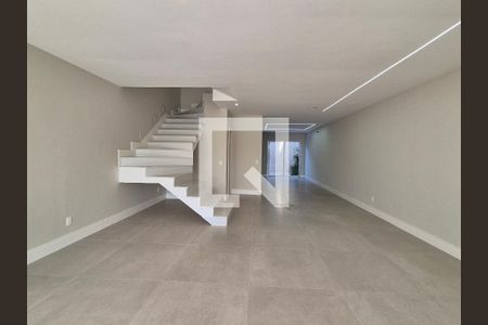 Casa de Condomínio à venda com 5 quartos, 260m² em Barra da Tijuca, Rio de Janeiro