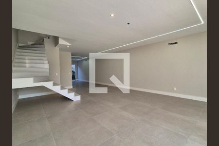 Casa de Condomínio à venda com 5 quartos, 260m² em Barra da Tijuca, Rio de Janeiro