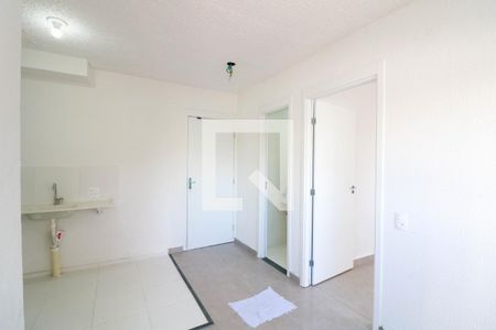 Sala / Cozinha de apartamento para alugar com 2 quartos, 31m² em Jardim Caravelas, São Paulo