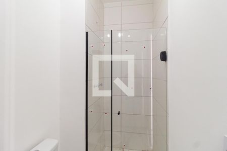 Banheiro da Suíte  de apartamento para alugar com 2 quartos, 45m² em Vila Sul Americana, Carapicuíba