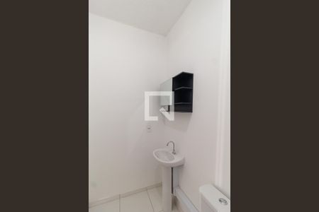 Banheiro da Suíte  de apartamento para alugar com 2 quartos, 45m² em Vila Sul Americana, Carapicuíba