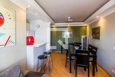 Sala  de apartamento para alugar com 2 quartos, 58m² em Jardim Tupanci, Barueri