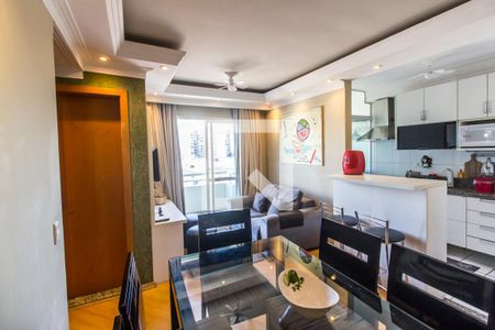 Sala  de apartamento para alugar com 2 quartos, 58m² em Jardim Tupanci, Barueri