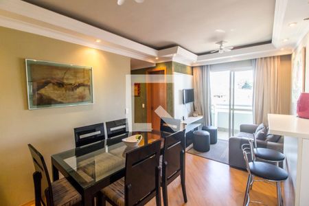 Sala  de apartamento para alugar com 2 quartos, 58m² em Jardim Tupanci, Barueri