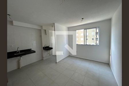 Sala de apartamento para alugar com 2 quartos, 35m² em Del Castilho, Rio de Janeiro