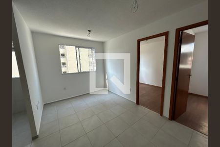 Sala de apartamento para alugar com 2 quartos, 35m² em Del Castilho, Rio de Janeiro
