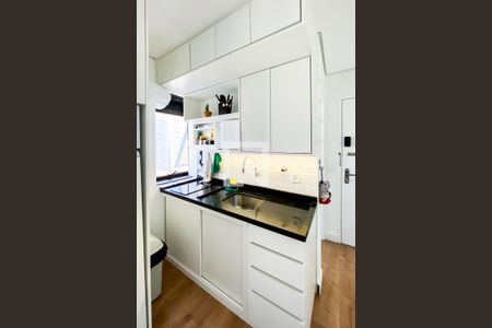 Sala / Cozinha de apartamento à venda com 1 quarto, 28m² em Consolação, São Paulo