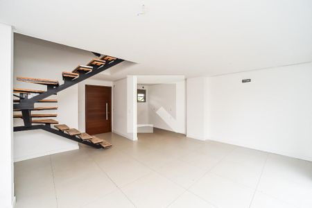 Sala de casa de condomínio à venda com 3 quartos, 180m² em Jardim Itu, Porto Alegre