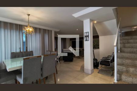 Sala de casa de condomínio à venda com 4 quartos, 300m² em Vargem Pequena, Rio de Janeiro