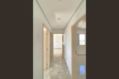 Corredor  de apartamento para alugar com 3 quartos, 58m² em Jardim do Lago Continuacao, Campinas