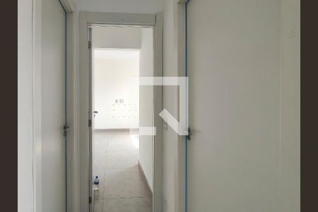 Corredor de apartamento para alugar com 2 quartos, 43m² em Santo Cristo, Rio de Janeiro