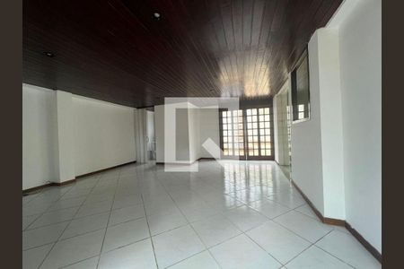 Casa à venda com 6 quartos, 460m² em Taquara, Rio de Janeiro