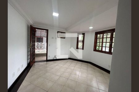 Casa à venda com 6 quartos, 460m² em Taquara, Rio de Janeiro