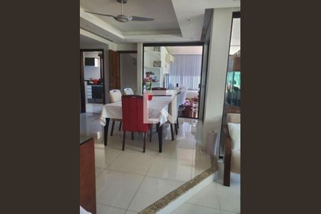 Casa à venda com 4 quartos, 320m² em Pendotiba, Niterói