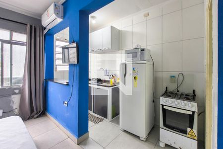 Cozinha  de kitnet/studio para alugar com 0 quarto, 32m² em Guilhermina, Praia Grande