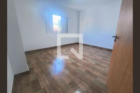 Quarto de casa à venda com 2 quartos, 151m² em Jardim do Estádio, Santo André