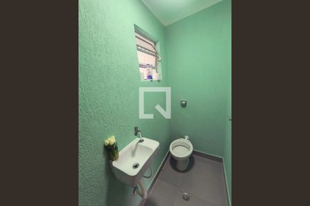 Banheiro de casa à venda com 2 quartos, 151m² em Jardim do Estádio, Santo André